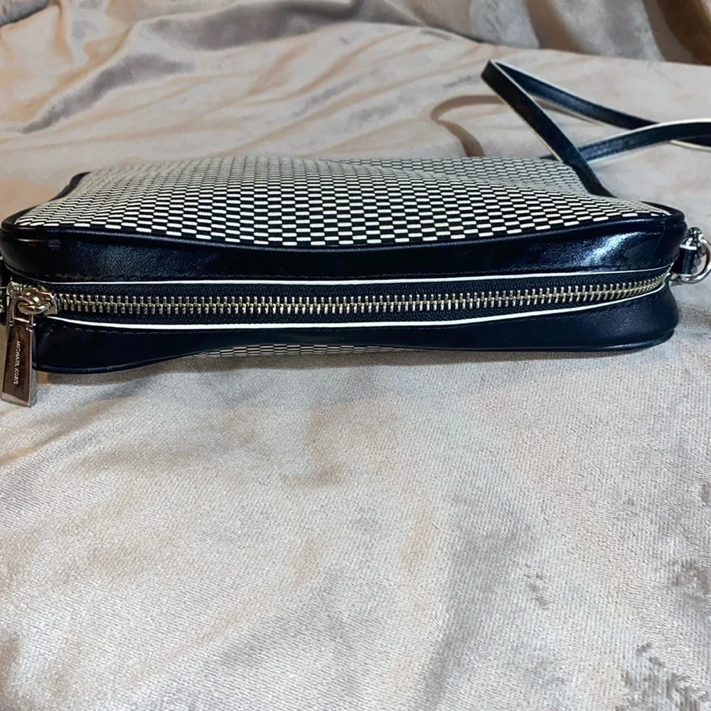 Michael Kors Jet Set Large East West Crossbody Bag Black/White